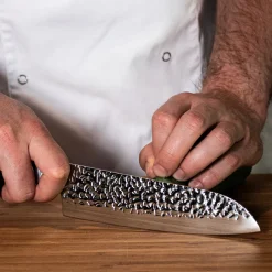Shinrai Knives - Hammered RVS Santoku mes 18 cm